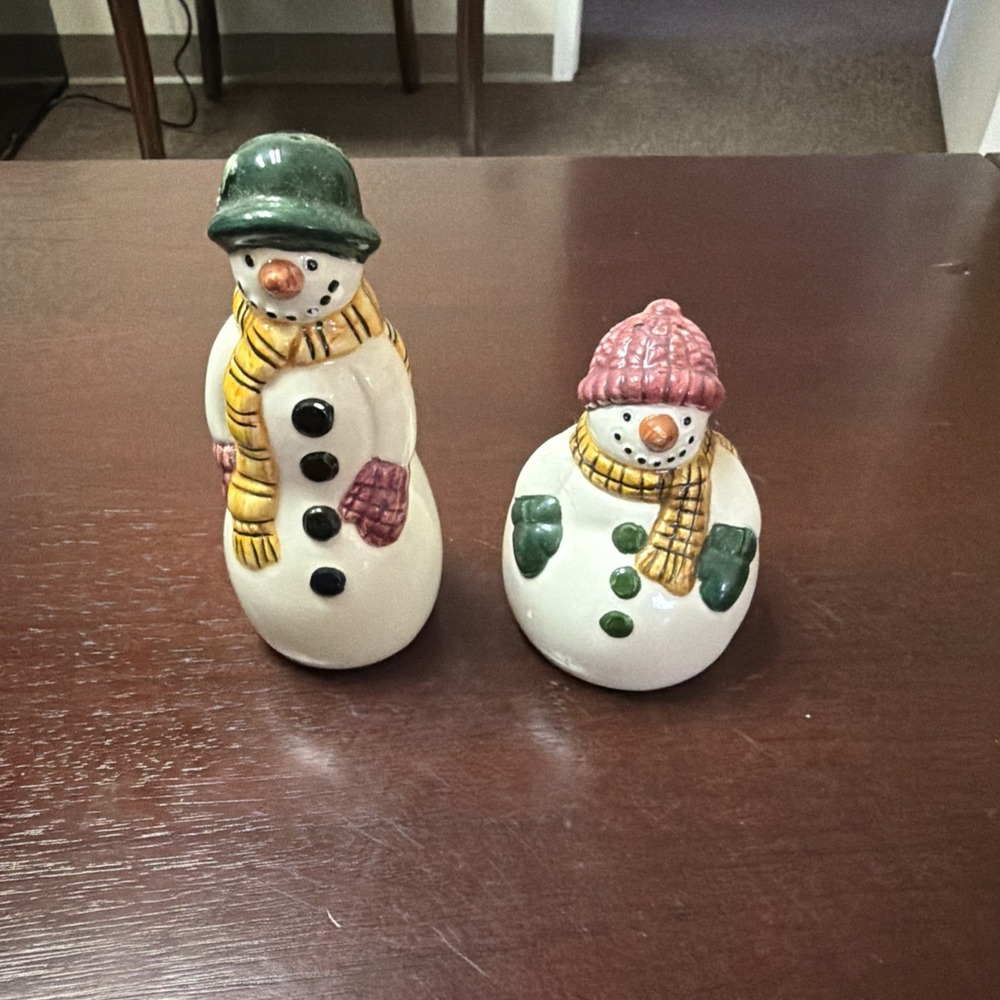 snowman salt and pepper shakers